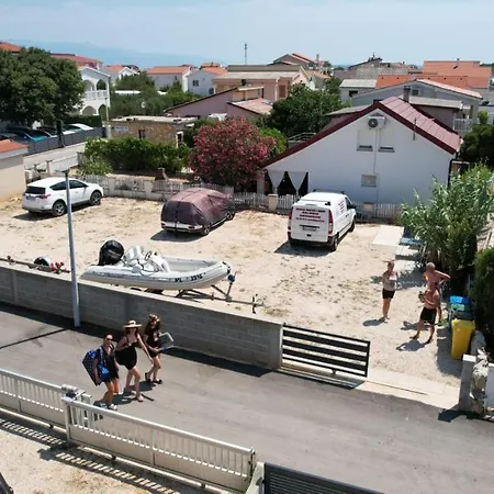Lorena - 100m To The Apartment Vir