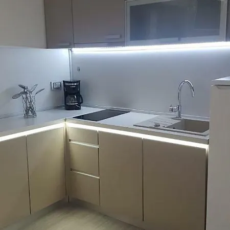 Apartman Lorena - 100m To The *