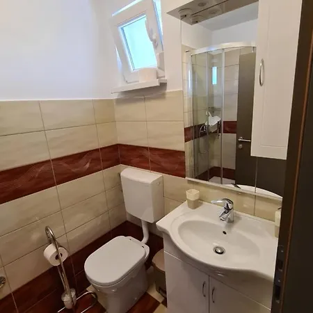 Apartman Lorena - 100m To The Beach Apartment