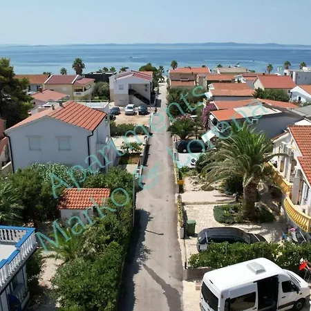 Apartman Lorena - 100m To The Beach Apartment *