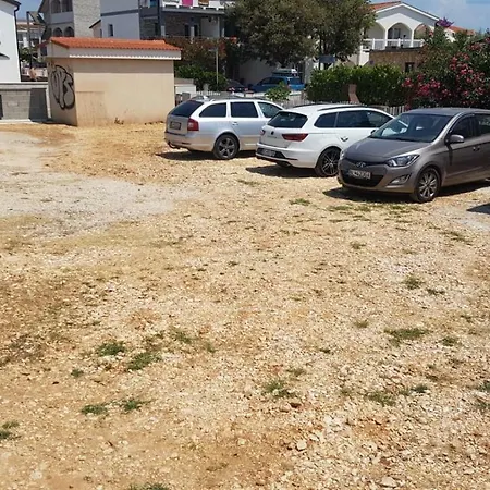 Apartman Lorena - 100m To The Beach Apartment Vir